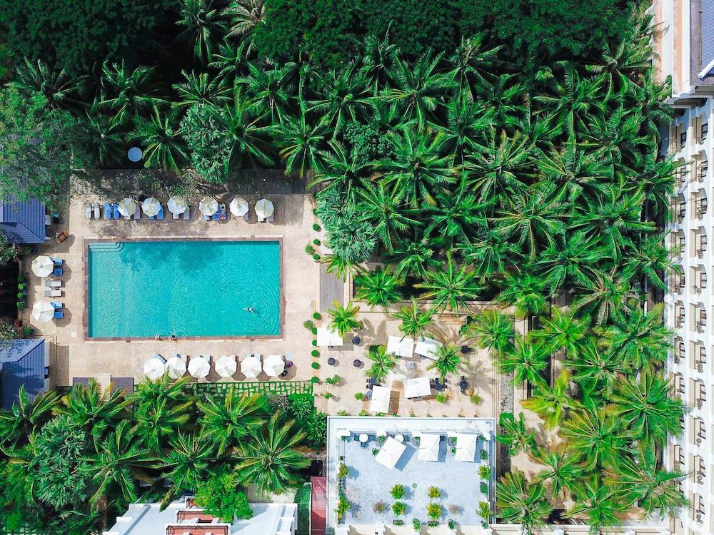 The Privilege Floor By Lotus Blanc Siem Reap Exterior foto